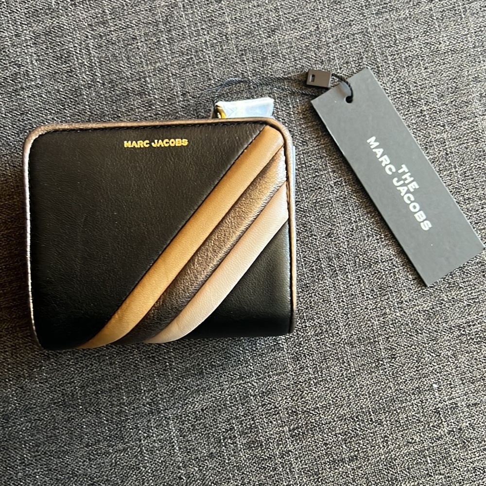 Limited Edition: Marc Jacobs Utility Compact Wallet (Multi-Color) - Picture 3 of 5